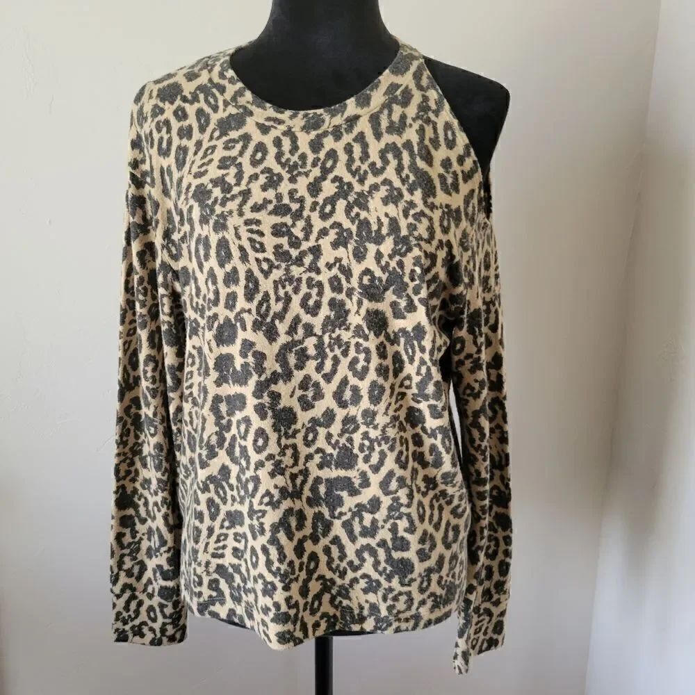 NEW LNA Leopard Cold shoulder Top Shirt size S - Picture 7 of 10
